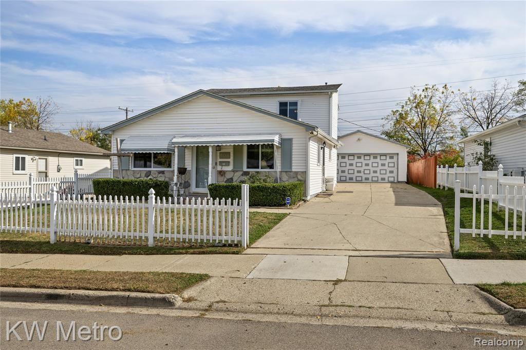 808 Kettering Avenue, Pontiac, MI 48340