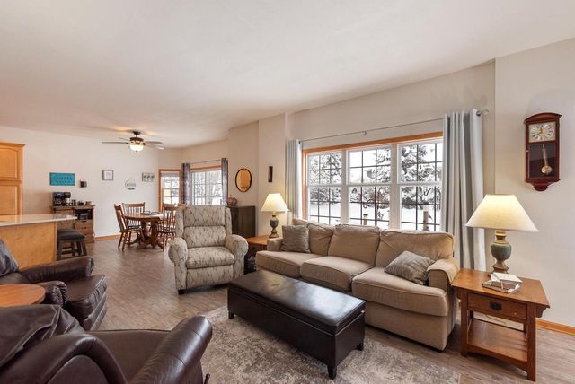 684 W Hickory LANE, Saukville, WI 53080