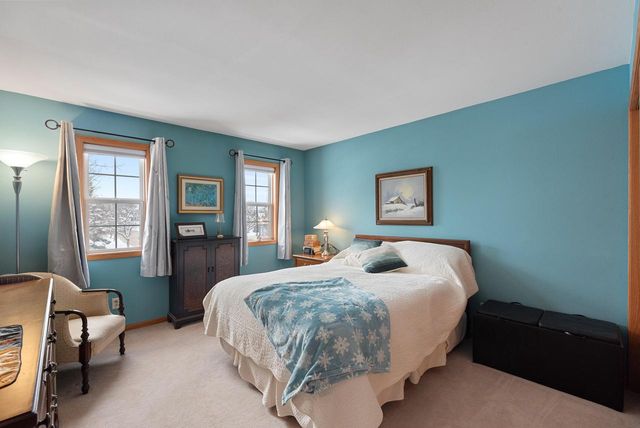 684 W Hickory LANE, Saukville, WI 53080