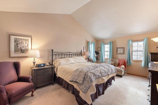 684 W Hickory LANE, Saukville, WI 53080