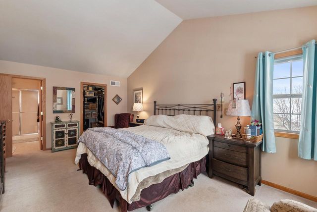 684 W Hickory LANE, Saukville, WI 53080