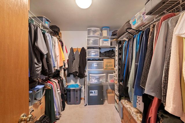 684 W Hickory LANE, Saukville, WI 53080