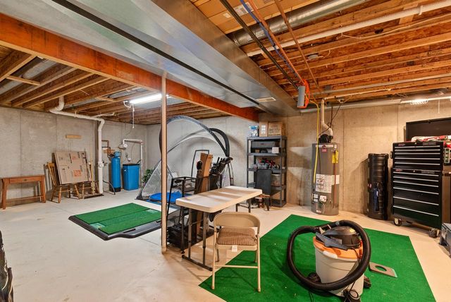 684 W Hickory LANE, Saukville, WI 53080