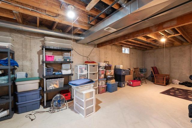 684 W Hickory LANE, Saukville, WI 53080