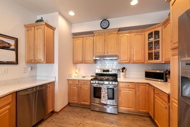 684 W Hickory LANE, Saukville, WI 53080