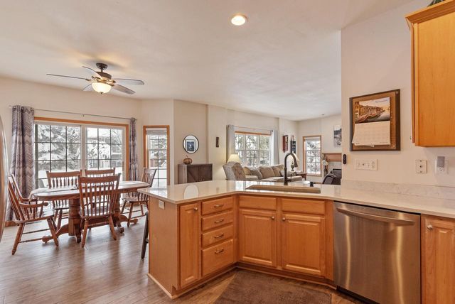 684 W Hickory LANE, Saukville, WI 53080