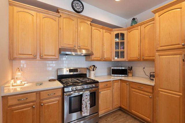 684 W Hickory LANE, Saukville, WI 53080