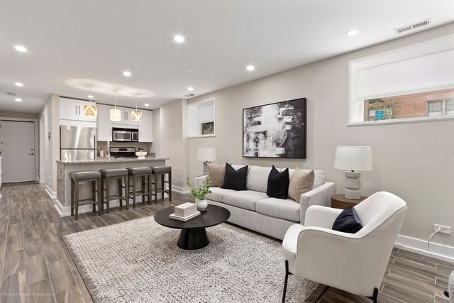 1625 W Ainslie Street BE, Chicago, IL 60640