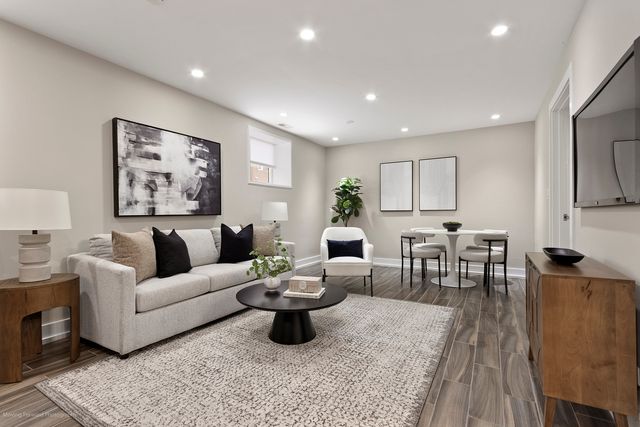 1625 W Ainslie Street BE, Chicago, IL 60640