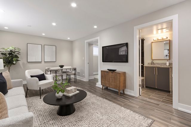1625 W Ainslie Street BE, Chicago, IL 60640