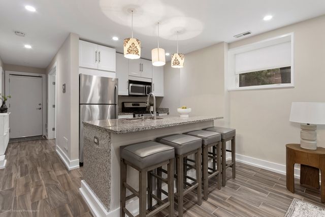 1625 W Ainslie Street BE, Chicago, IL 60640