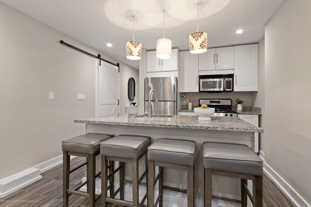 1625 W Ainslie Street BE, Chicago, IL 60640