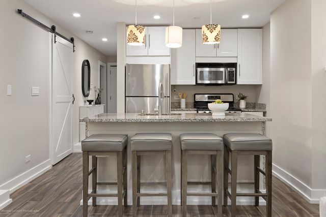 1625 W Ainslie Street BE, Chicago, IL 60640