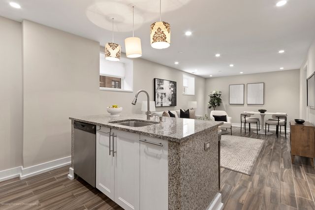 1625 W Ainslie Street BE, Chicago, IL 60640