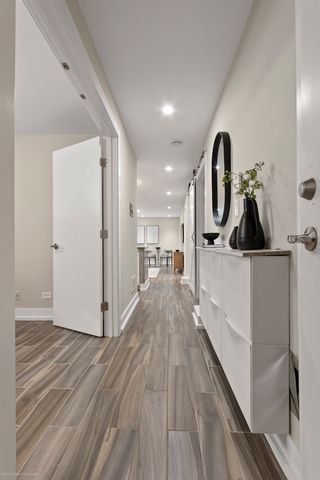 1625 W Ainslie Street BE, Chicago, IL 60640