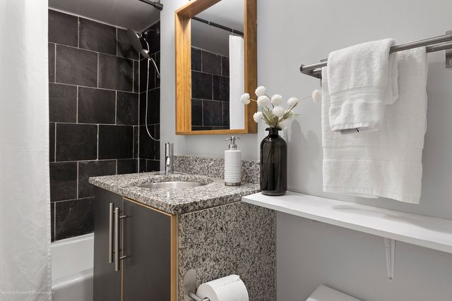 1625 W Ainslie Street BE, Chicago, IL 60640