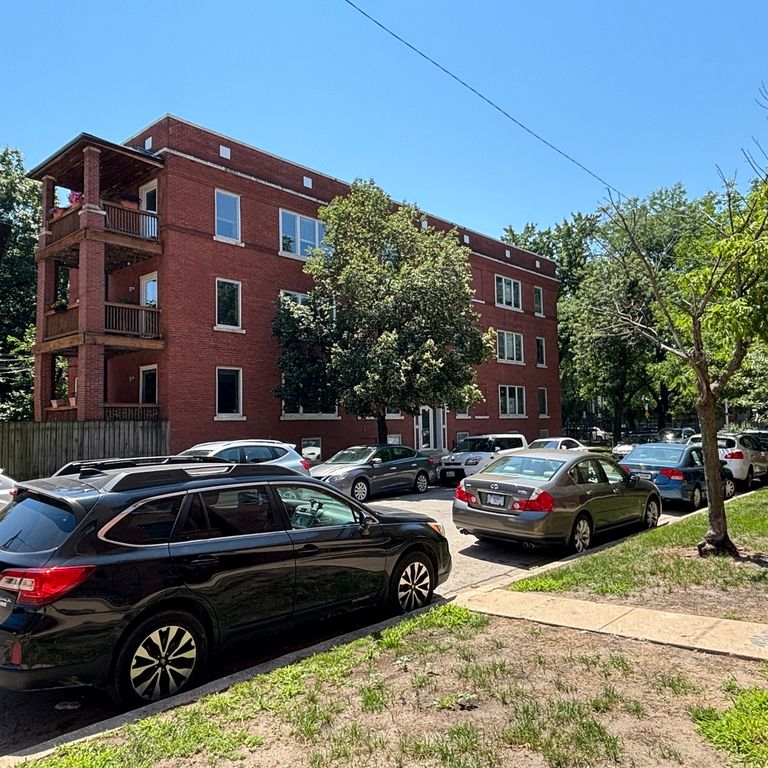 1625 W Ainslie Street BE, Chicago, IL 60640