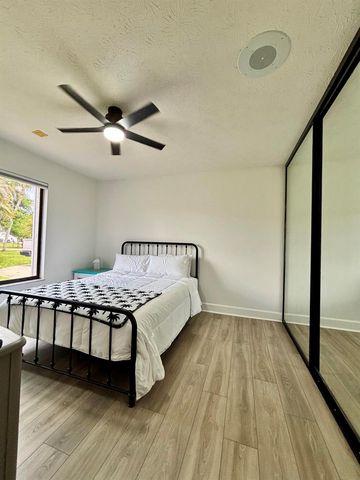 1872 SE ELROSE Street, Port St. Lucie, FL 34952