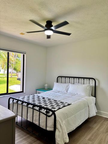 1872 SE ELROSE Street, Port St. Lucie, FL 34952