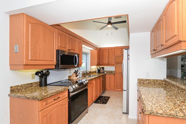 1872 SE ELROSE Street, Port St. Lucie, FL 34952