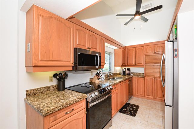 1872 SE ELROSE Street, Port St. Lucie, FL 34952