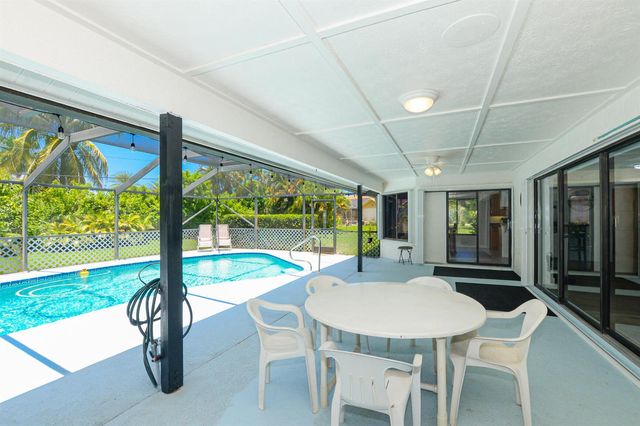 1872 SE ELROSE Street, Port St. Lucie, FL 34952