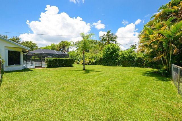 1872 SE ELROSE Street, Port St. Lucie, FL 34952