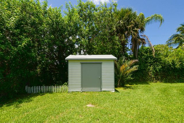 1872 SE ELROSE Street, Port St. Lucie, FL 34952