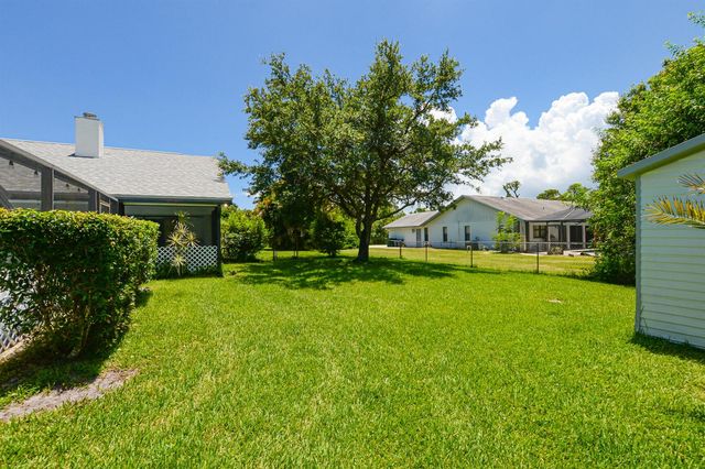 1872 SE ELROSE Street, Port St. Lucie, FL 34952