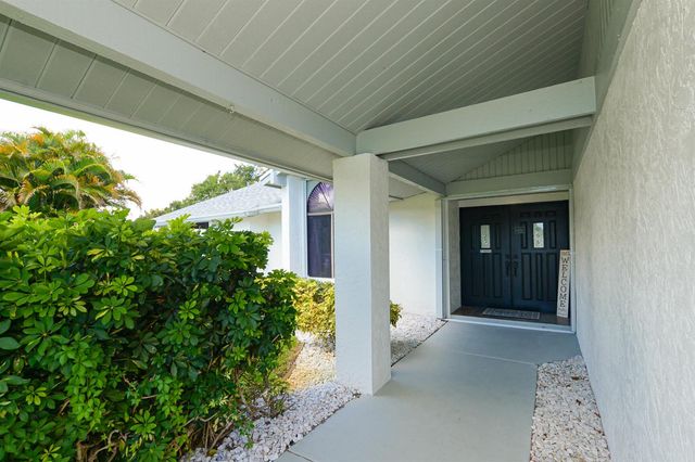1872 SE ELROSE Street, Port St. Lucie, FL 34952