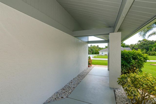 1872 SE ELROSE Street, Port St. Lucie, FL 34952