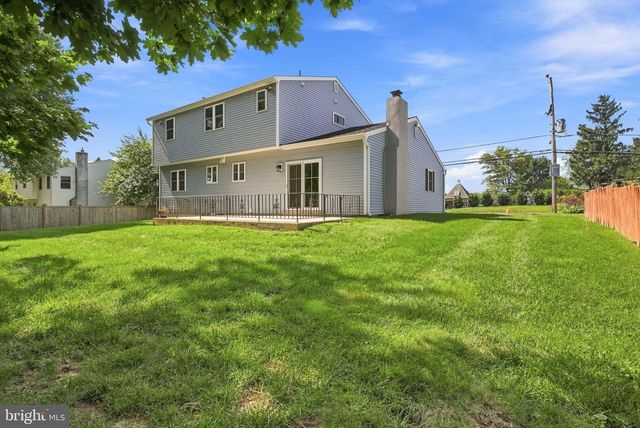 207 S 5 POINTS RD, West Chester, PA 19382