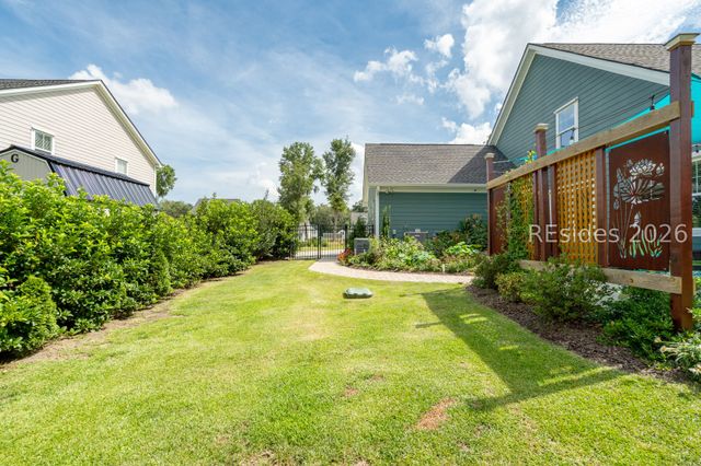 8 Fox Sparrow Rd, Beaufort, SC 29907