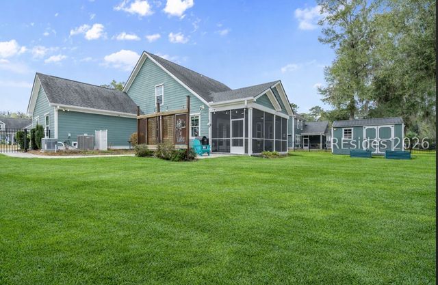 8 Fox Sparrow Rd, Beaufort, SC 29907