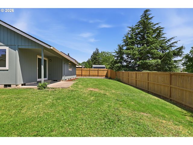306 E HILLTOP Dr, Newberg, OR 97132