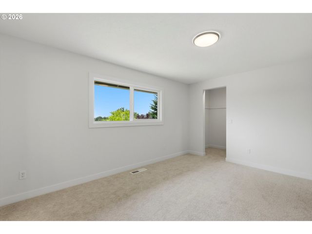 306 E HILLTOP Dr, Newberg, OR 97132