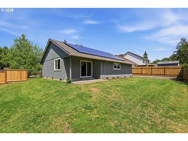 306 E HILLTOP Dr, Newberg, OR 97132