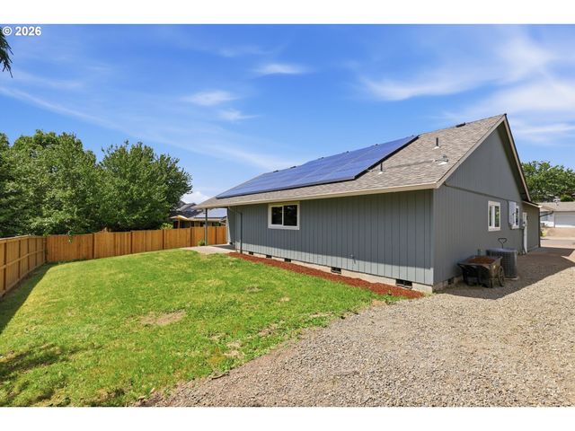 306 E HILLTOP Dr, Newberg, OR 97132