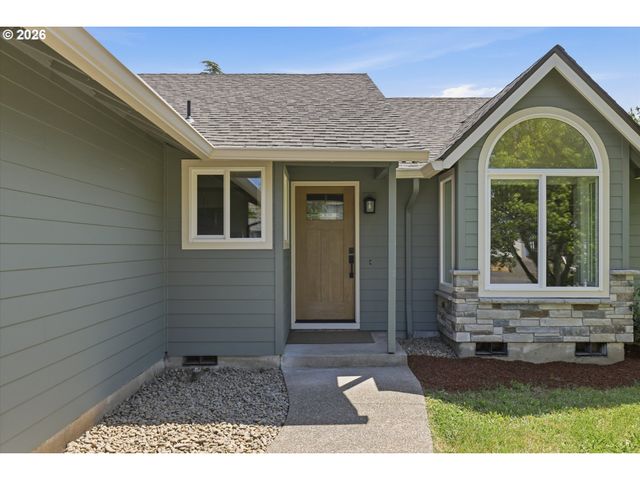 306 E HILLTOP Dr, Newberg, OR 97132