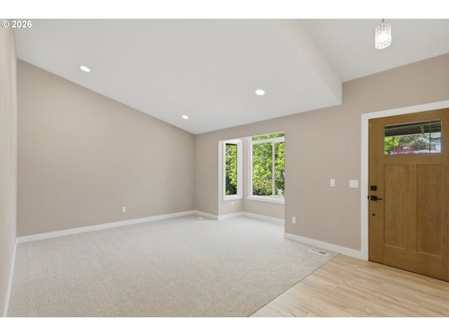 306 E HILLTOP Dr, Newberg, OR 97132