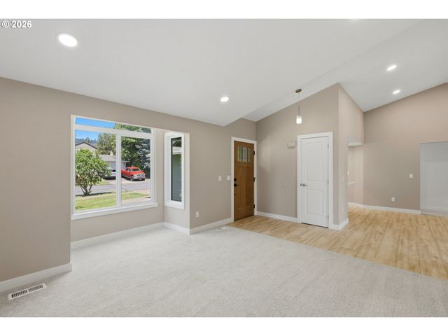 306 E HILLTOP Dr, Newberg, OR 97132