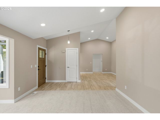 306 E HILLTOP Dr, Newberg, OR 97132