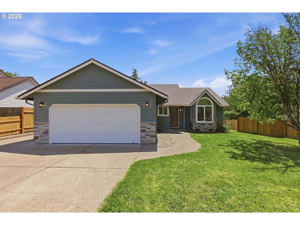 306 E HILLTOP Dr, Newberg, OR 97132