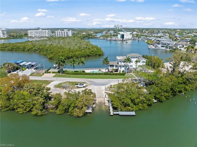 134 2nd ST, Bonita Springs, FL 34134