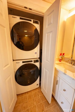 145 Canal Street 417, Shelton, CT 06484