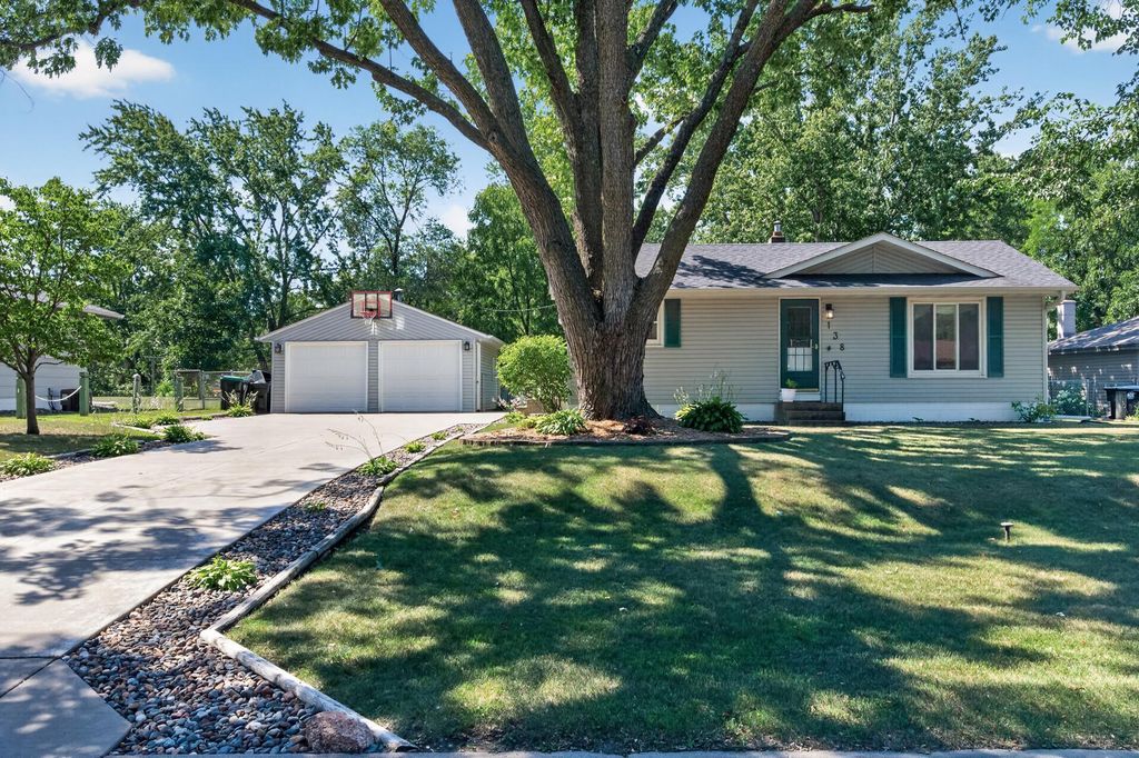 138 106th Avenue NW, Coon Rapids, MN 55448