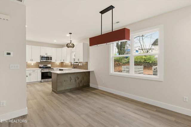 818 W Anderson Ave, Knoxville, TN 37921