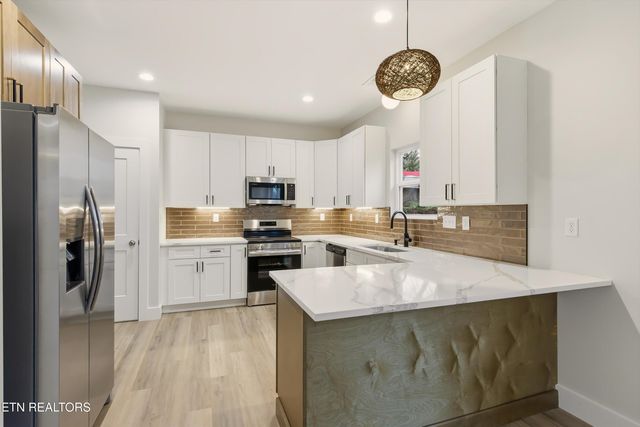 818 W Anderson Ave, Knoxville, TN 37921