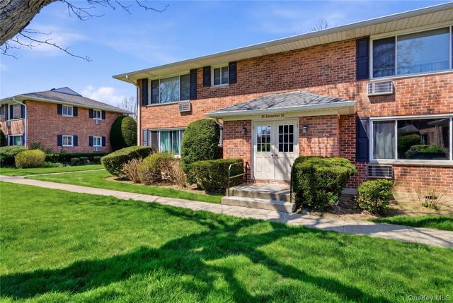 51 Edmunton Drive F-18, North Babylon, NY 11703