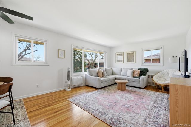51 Edmunton Drive F-18, North Babylon, NY 11703
